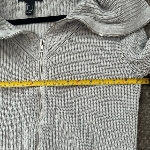 Forever 21 Gray Cardigan Sweater with Zipper - Picture 5 of 6